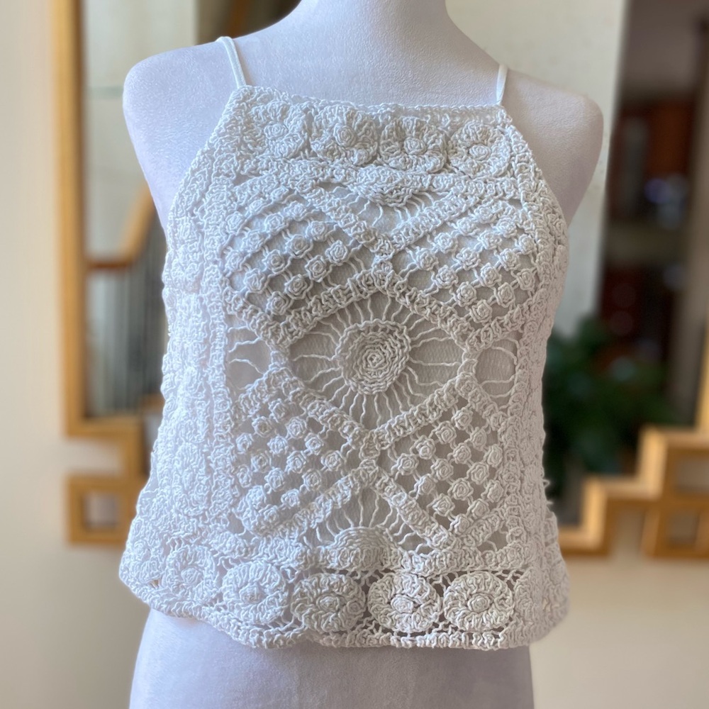 Love on a Hanger White Crochet square Neck Halter Crop Tank Top sz Small